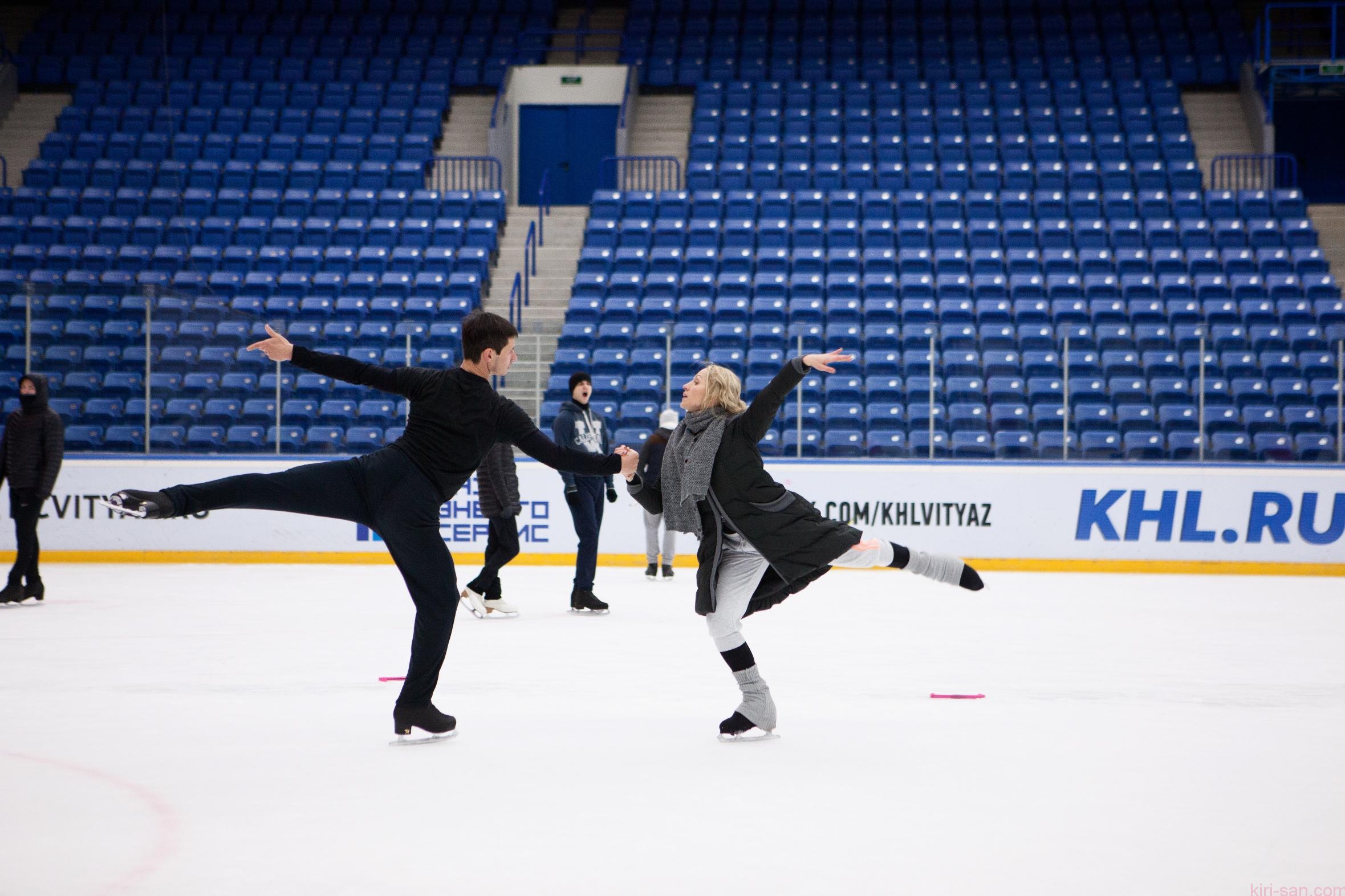 Bogdan Berezenko (Prince Siegfried) & Olga Sharutenko (Odette) in rehearsal photo 1