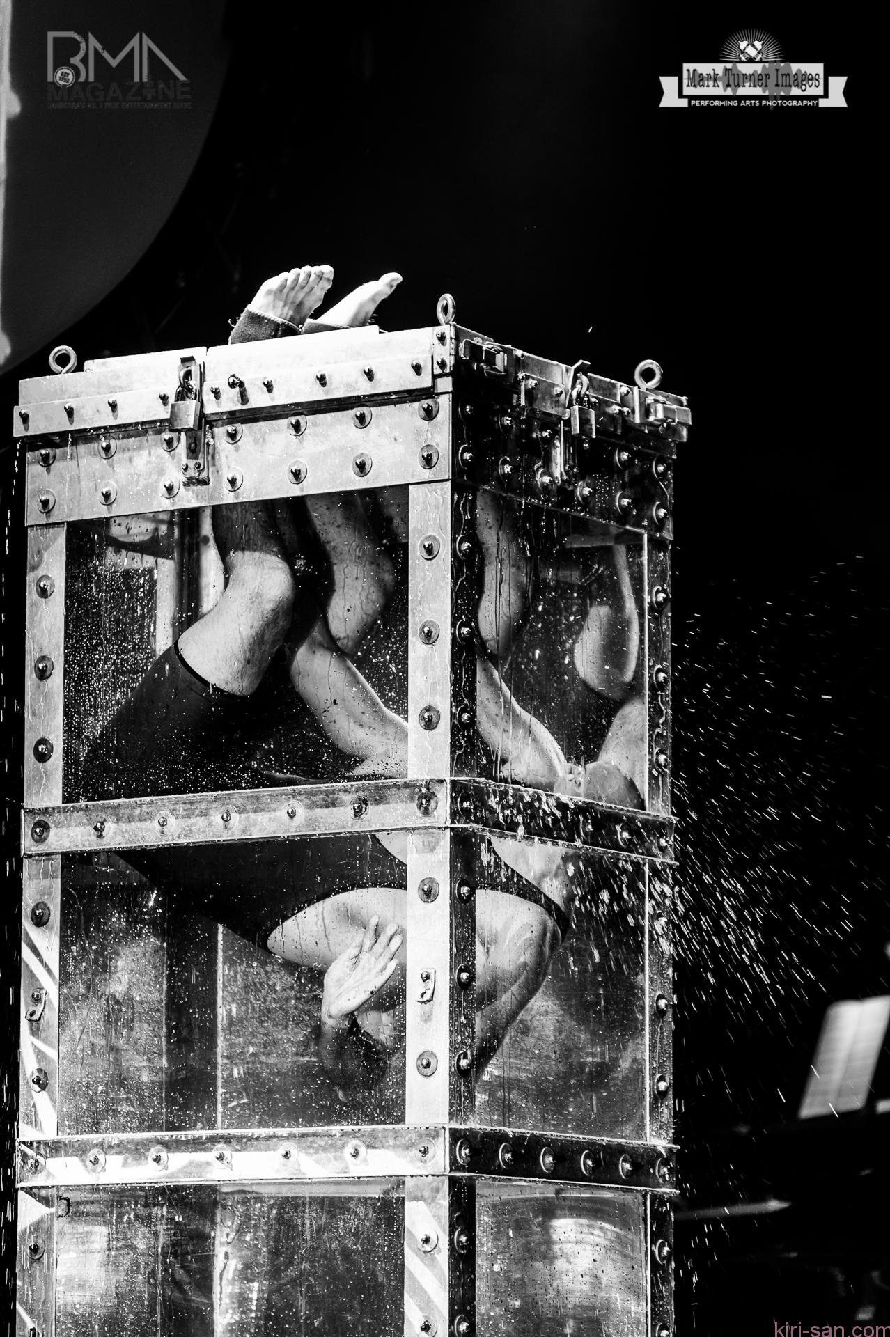 ILLUSIONISTS_Escapologist_photo 1